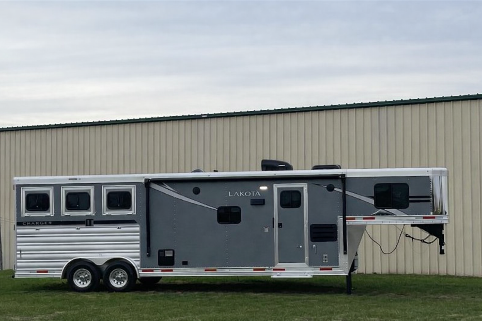 New Gooseneck Horse Trailer
