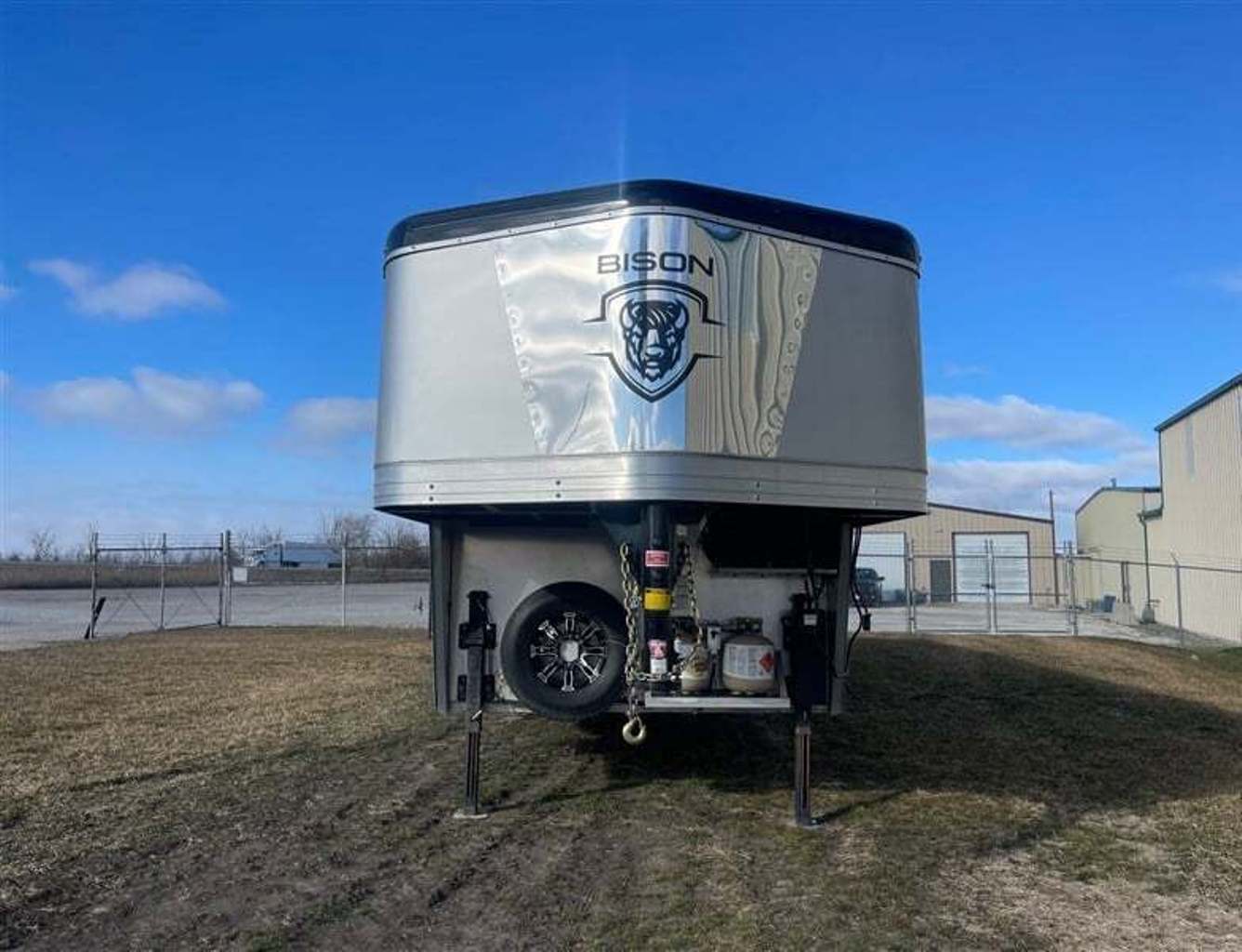 Used Gooseneck Horse Trailer - Image 11