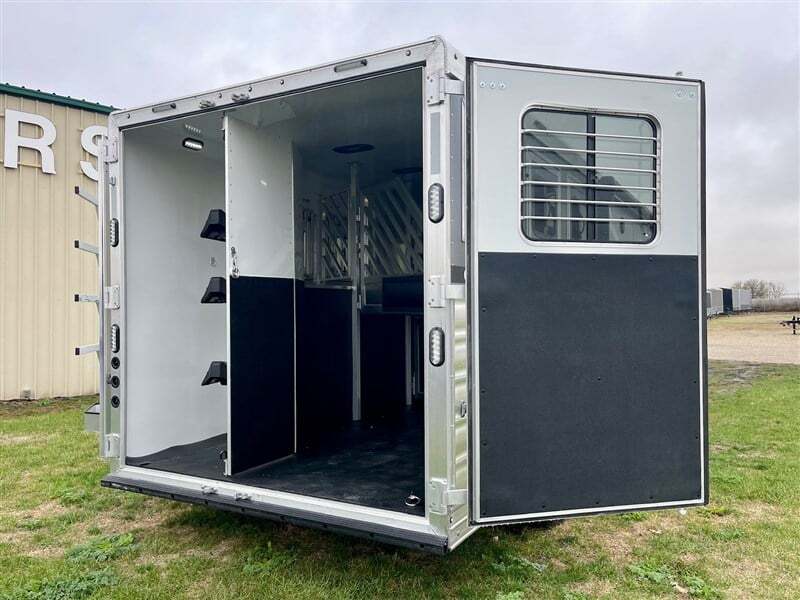 New Gooseneck Horse Trailer - Image 5