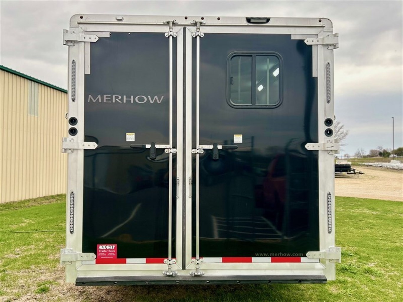 New Gooseneck Horse Trailer - Image 4