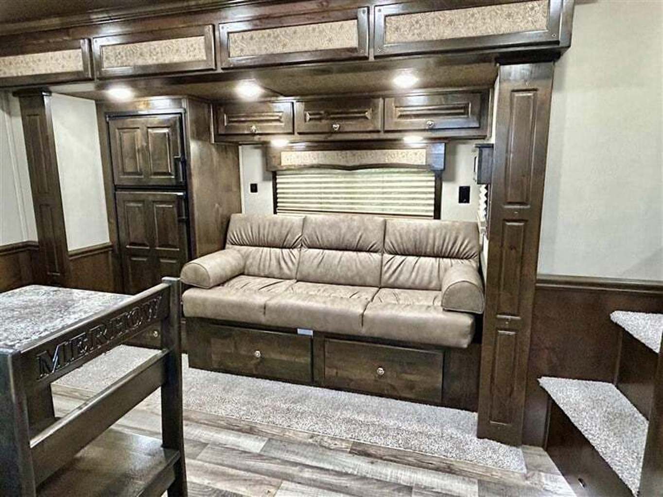 New Gooseneck Horse Trailer - Image 8