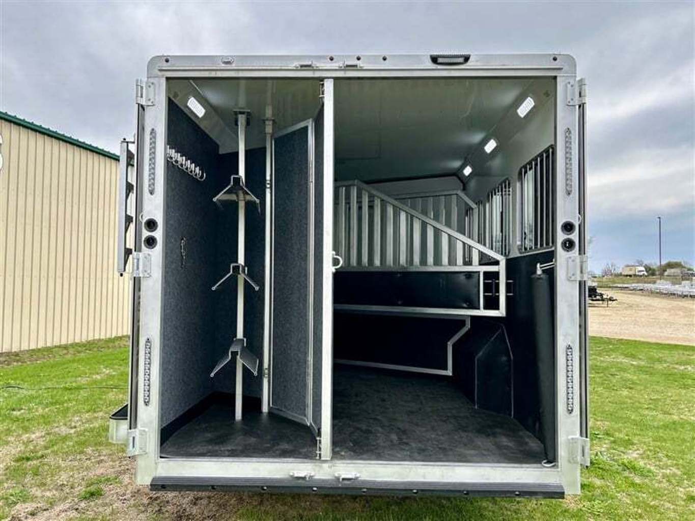 New 2025 Merhow 8312 RWSD Summit 3H w/ 12'SW Living Quarters - Image 9
