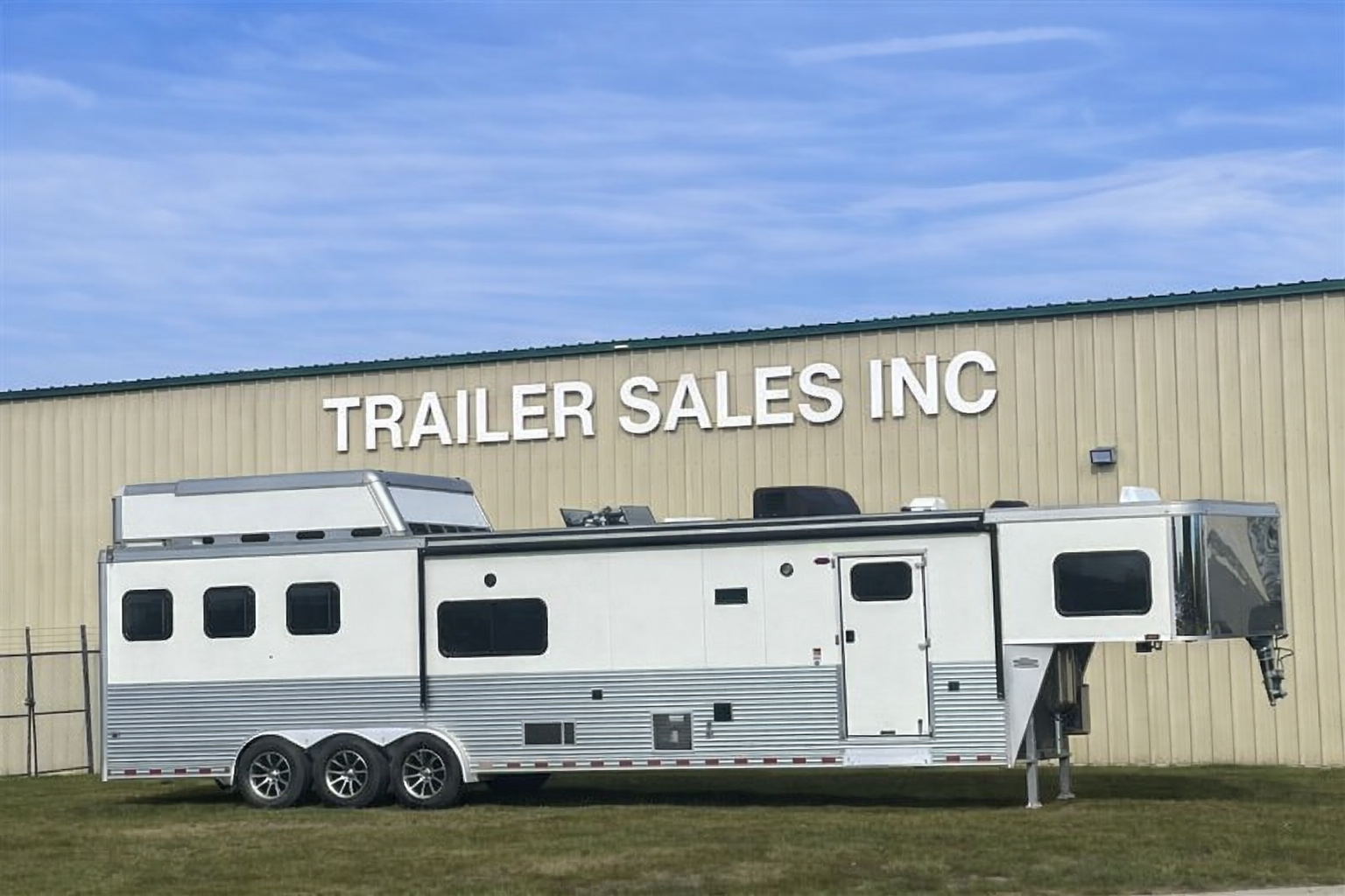 Used 2019 Sundowner Trailers 8018 GRS Horizon 3H w/ 18'SW LQ & 6' Slide