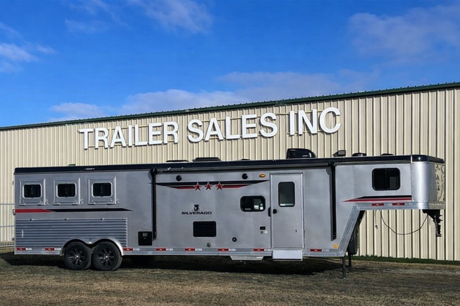 Used Gooseneck Horse Trailer - Image 17