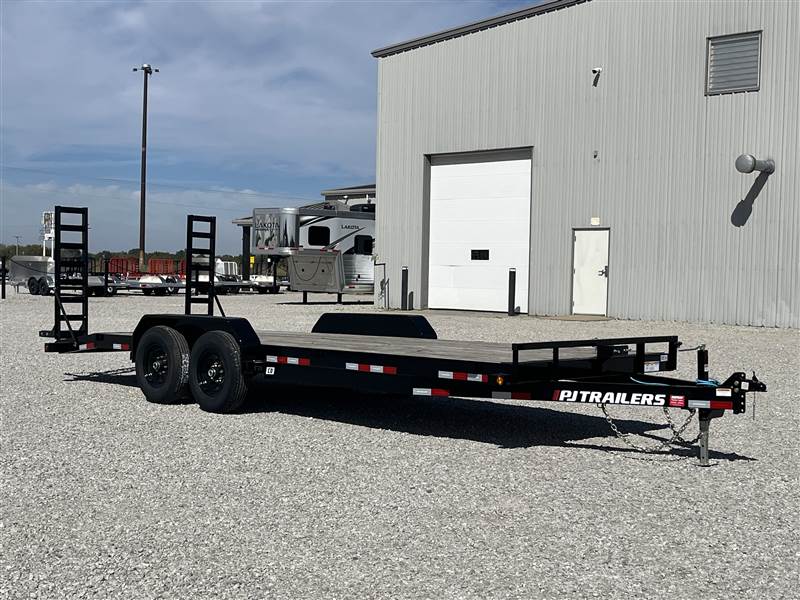 2026 PJ 83 X 22' 6" CHANNEL W/ 32" DOVETAIL TA BP